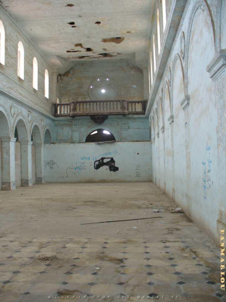 ORAN LA MARINE L EGLISE SAINT LOUIS.JPG